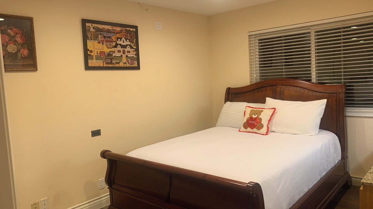 Photo of Bedroom in Agoura Hills