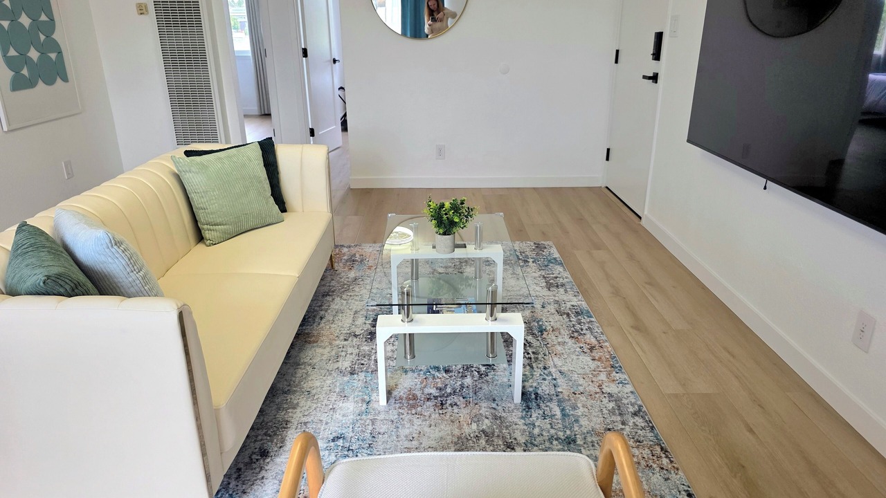 Photo of Livingroom in East Side Capistrano