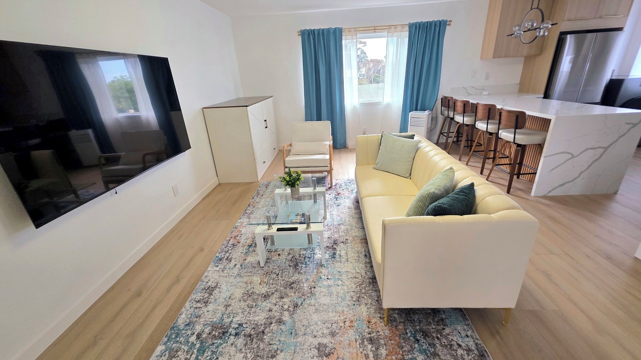 Photo of Livingroom in East Side Capistrano