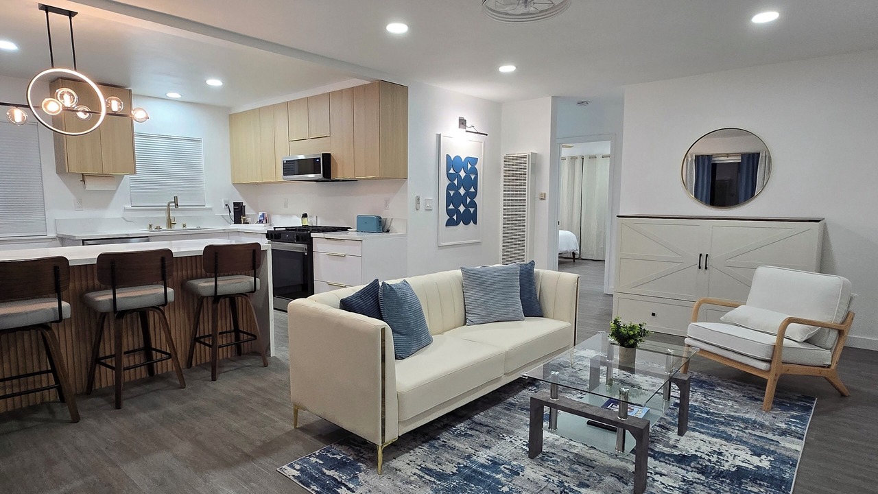 Photo of Livingroom in East Side Capistrano