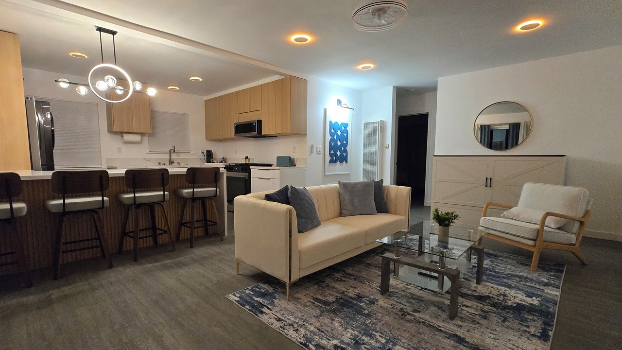 Photo of Livingroom in East Side Capistrano