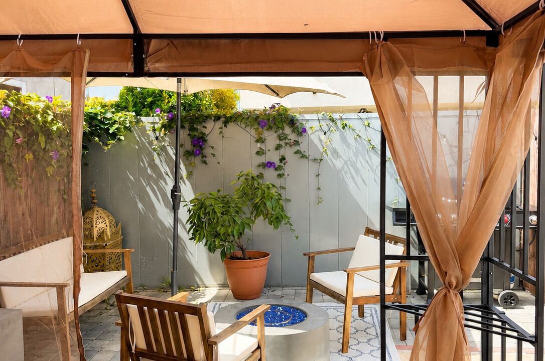 Photo of Patio Balcony in Lawndale