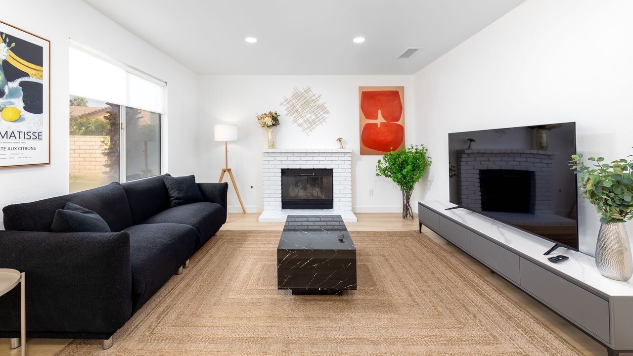 Photo of Livingroom in Ontario