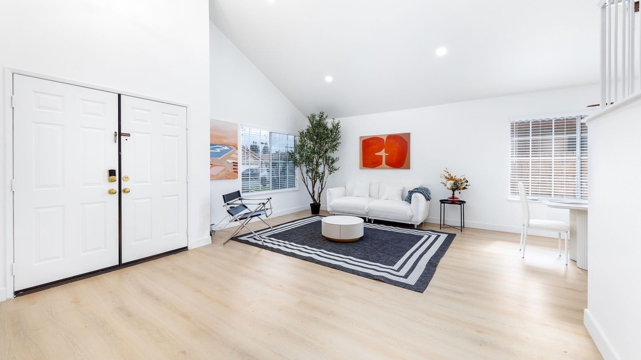 Photo of Livingroom in Ontario