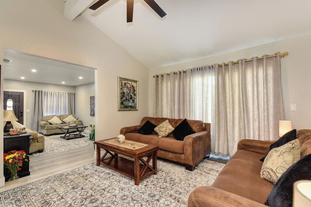 Photo of Livingroom in Sacramento