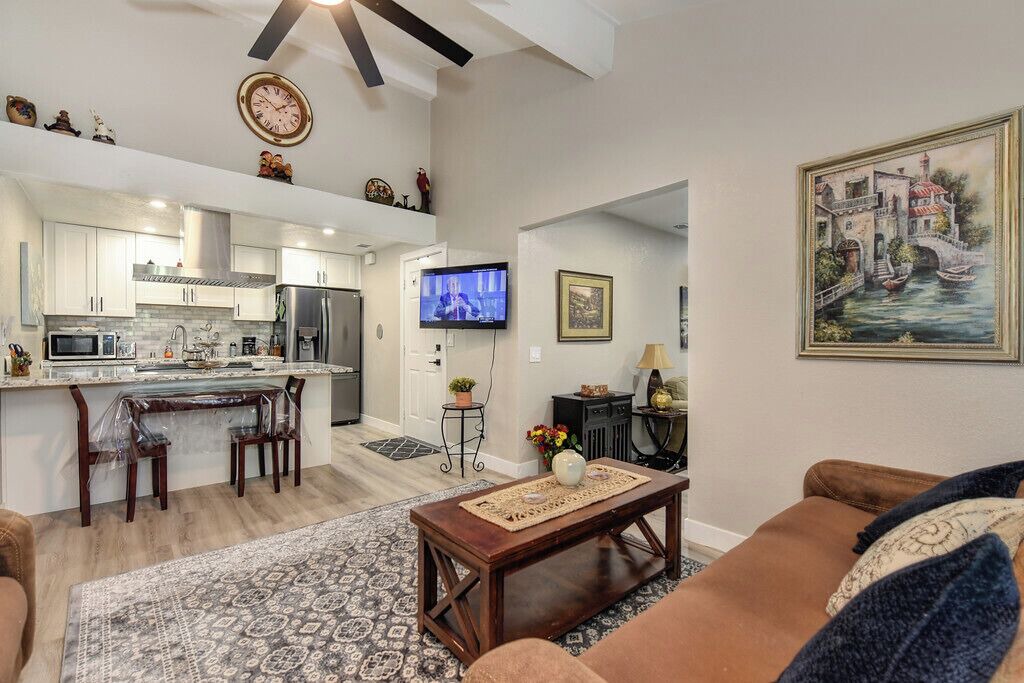 Photo of Livingroom in Sacramento