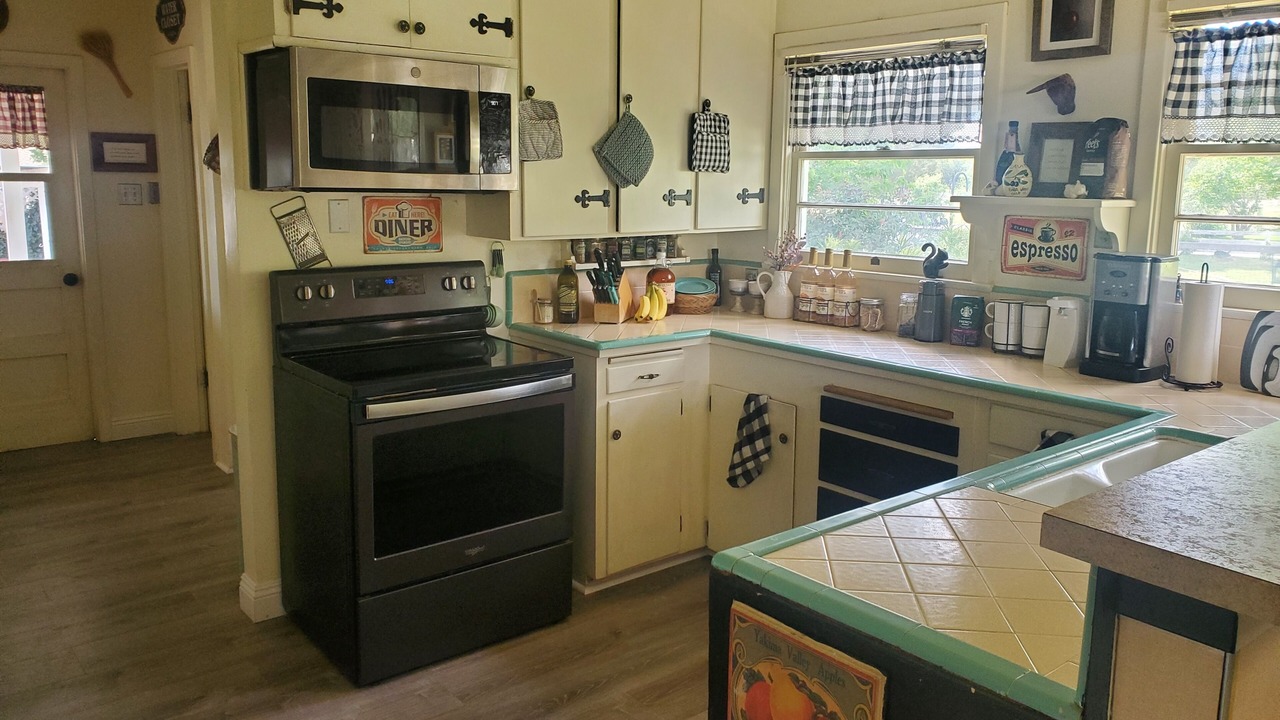 Photo of Kitchen in Lone Pine