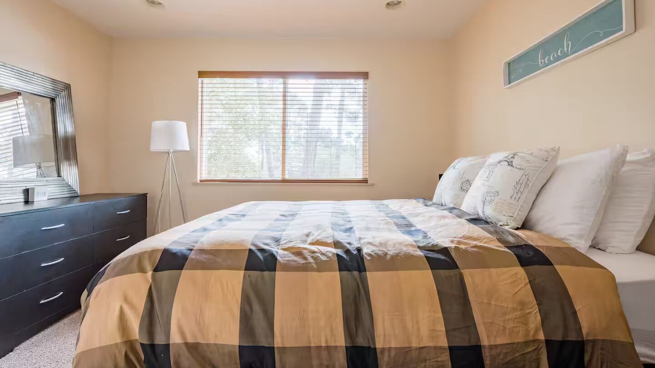 Photo of Bedroom in Del Monte Forest