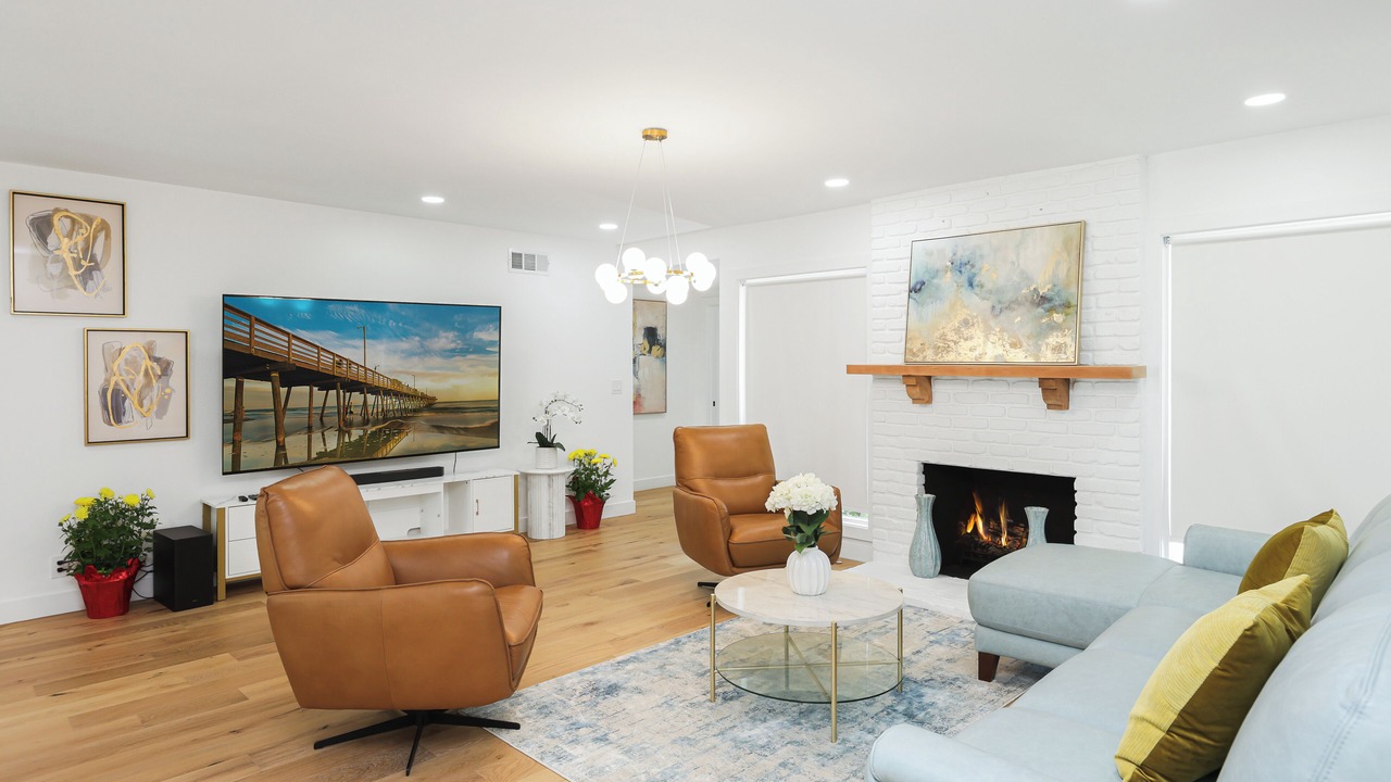 Photo of Livingroom in Midway City