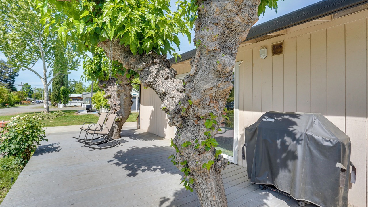 Photo of Patio Balcony in Colusa County
