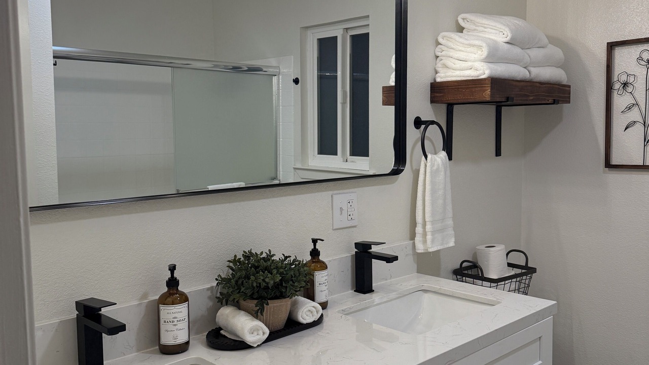 Photo of Bathroom in Lemoore
