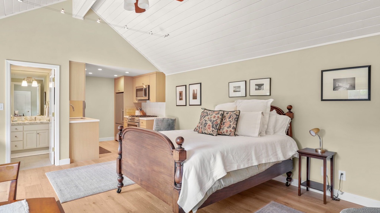 Photo of Bedroom in Land Park