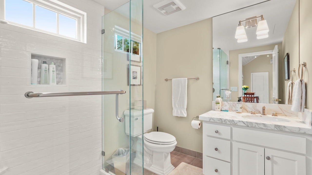 Photo of Bathroom in Land Park