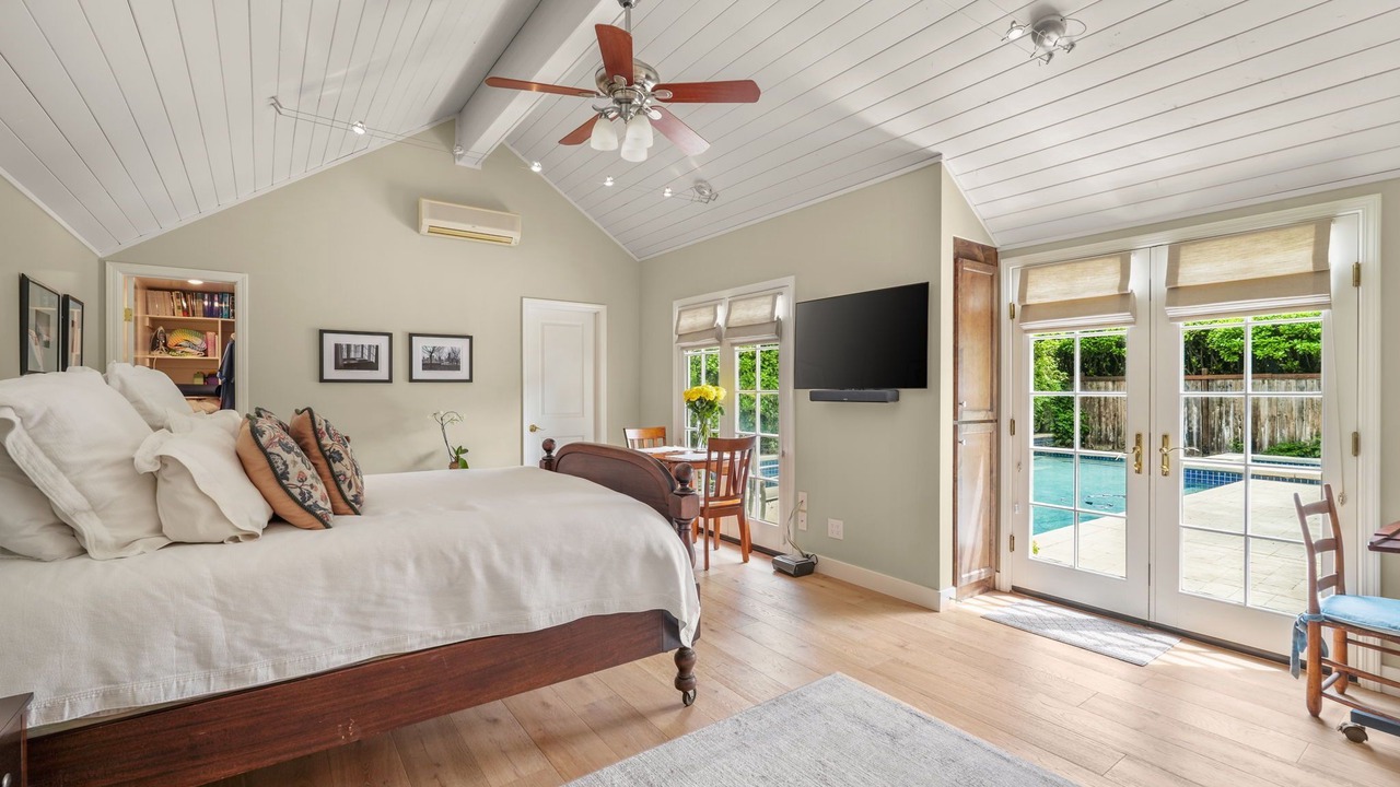 Photo of Bedroom in Land Park