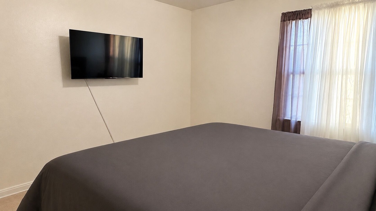Photo of Bedroom in Coalinga