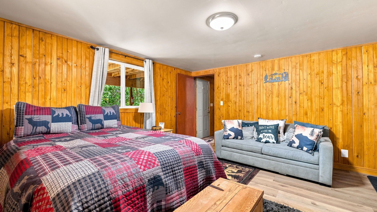 Photo of Bedroom in Phoenix Lake-Cedar Ridge