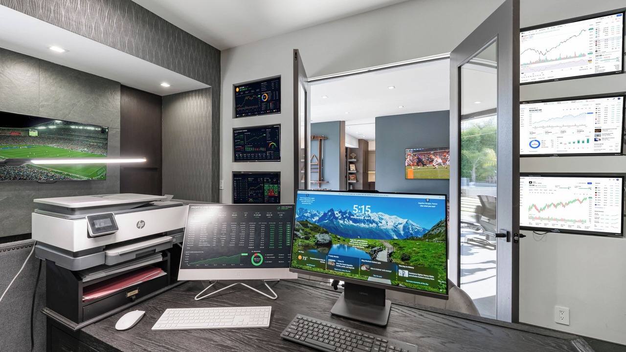 Photo of Bedroom in Encino