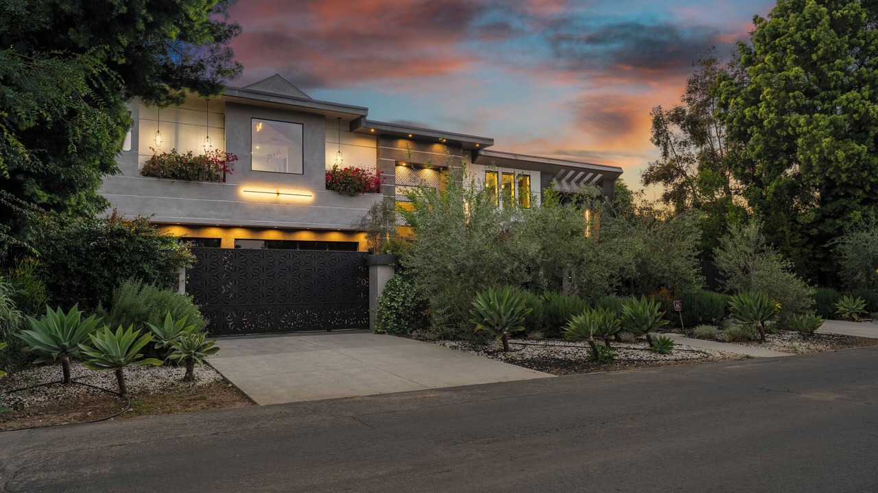 Photo of Outdoor in Encino