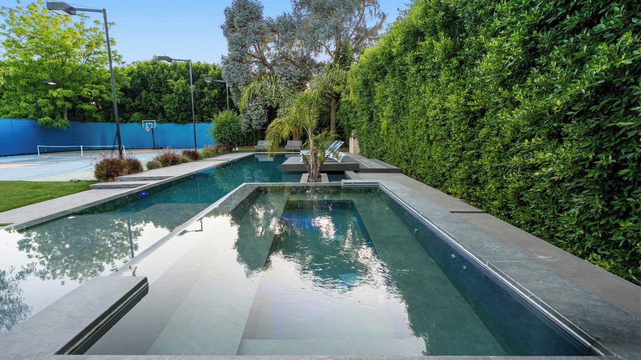 Photo of Outdoor in Encino