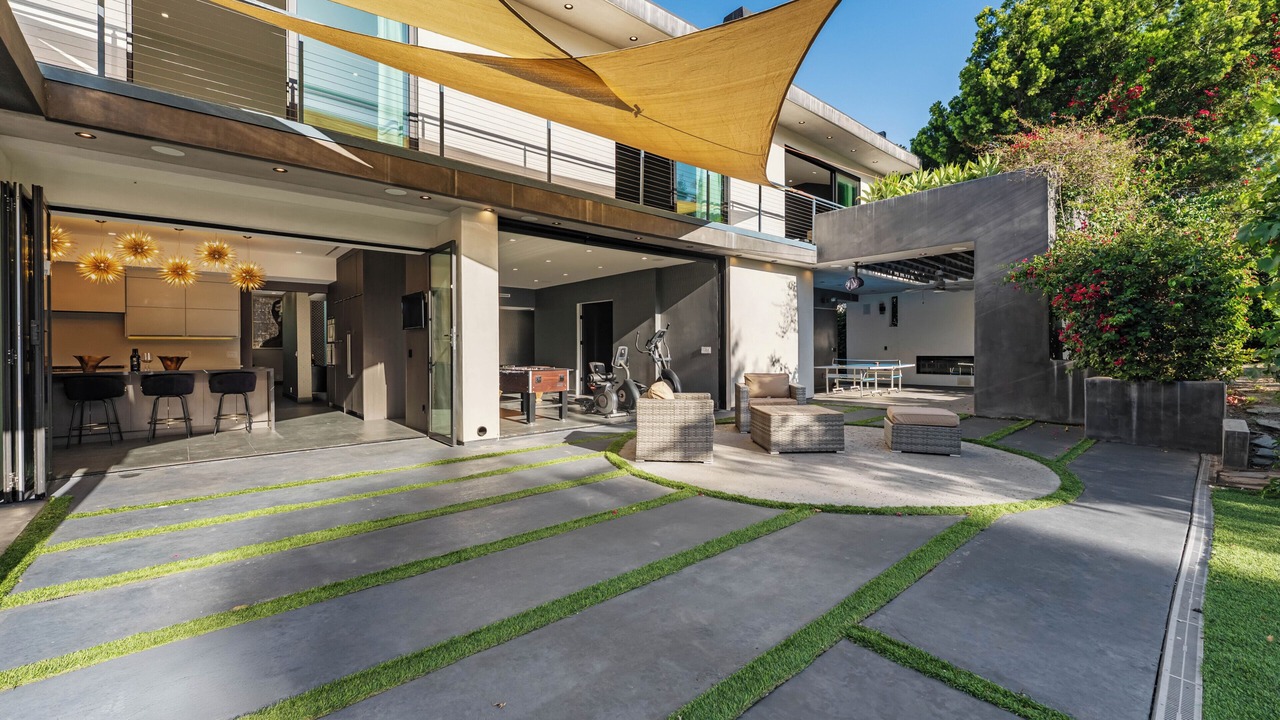 Photo of Patio Balcony in Encino