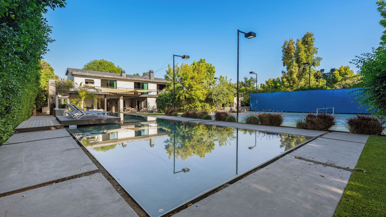 Photo of Outdoor in Encino