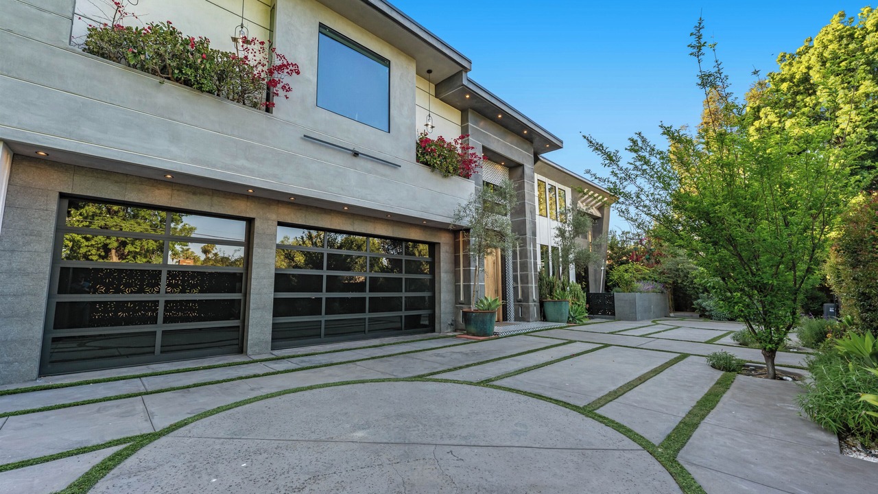 Photo of Outdoor in Encino