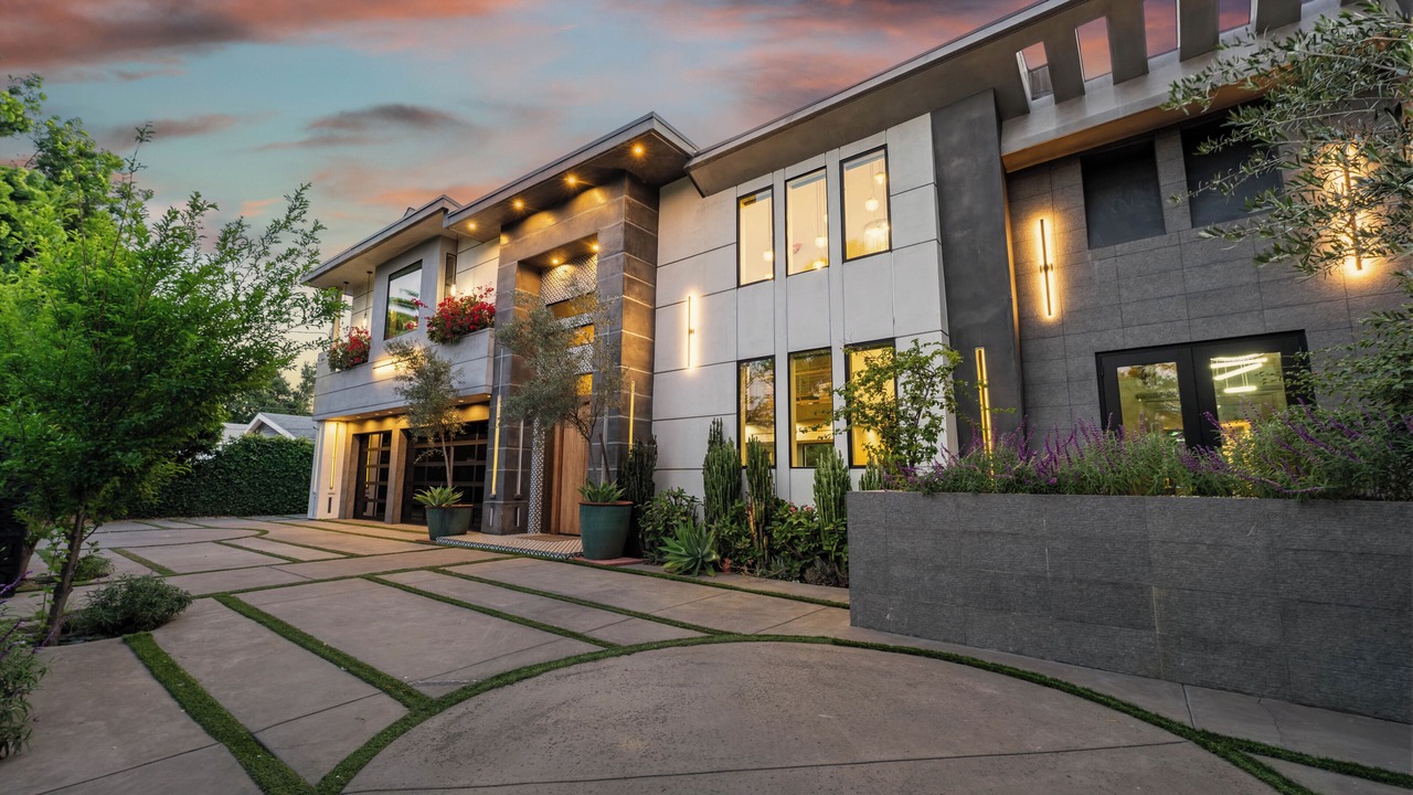 Photo of Outdoor in Encino