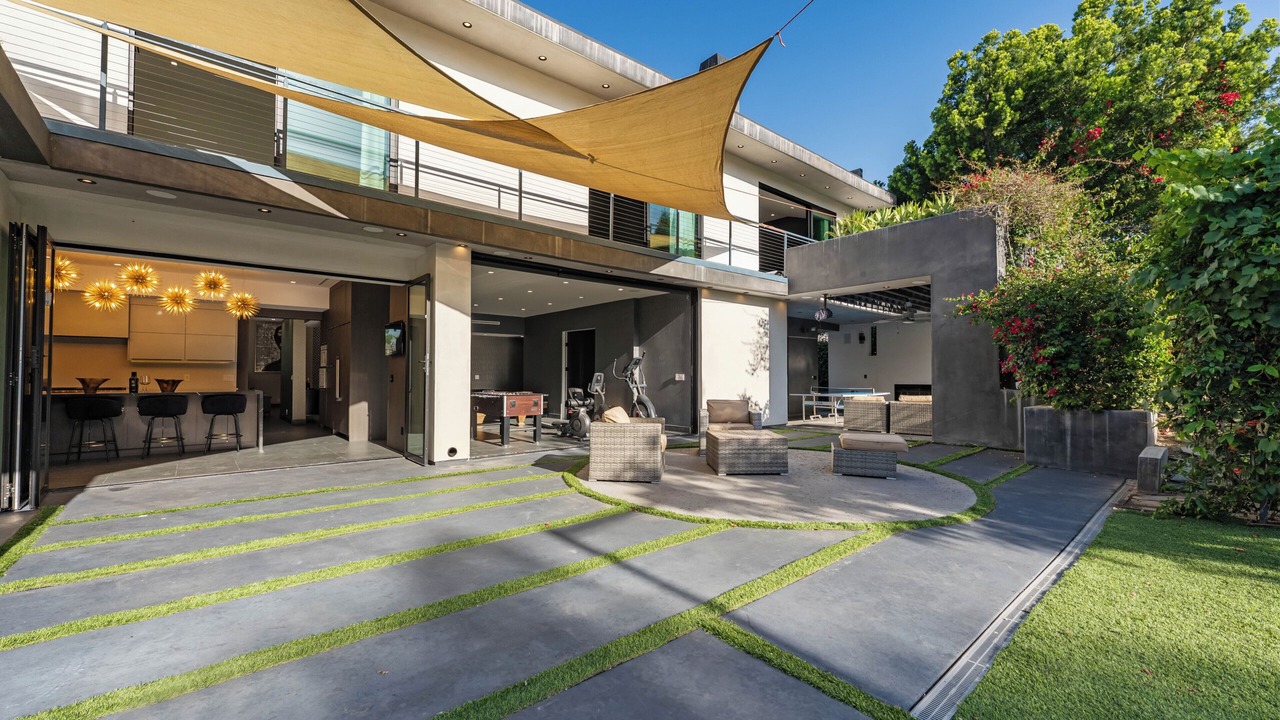 Photo of Patio Balcony in Encino