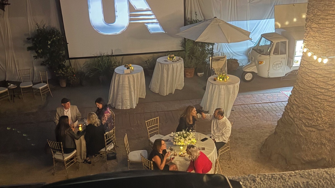 Photo of Outdoor in Toluca Lake