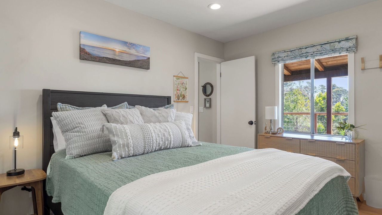 Photo of Bedroom in Gualala