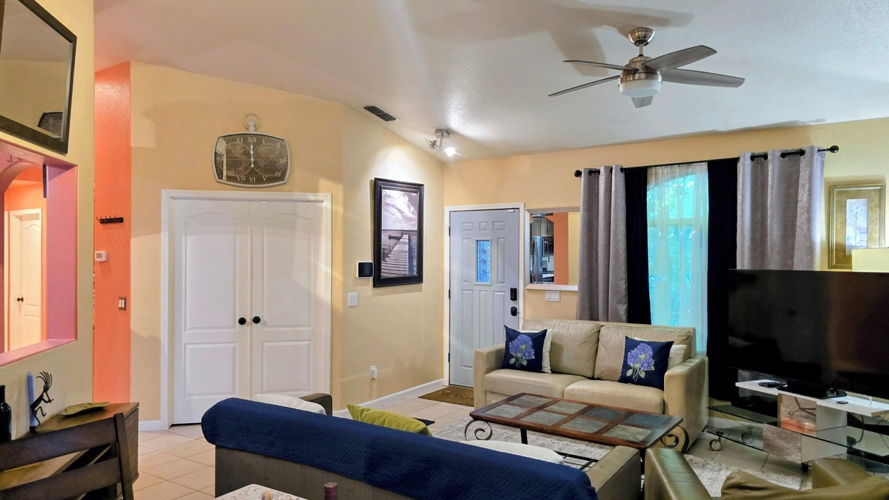Photo of Livingroom in Antelope
