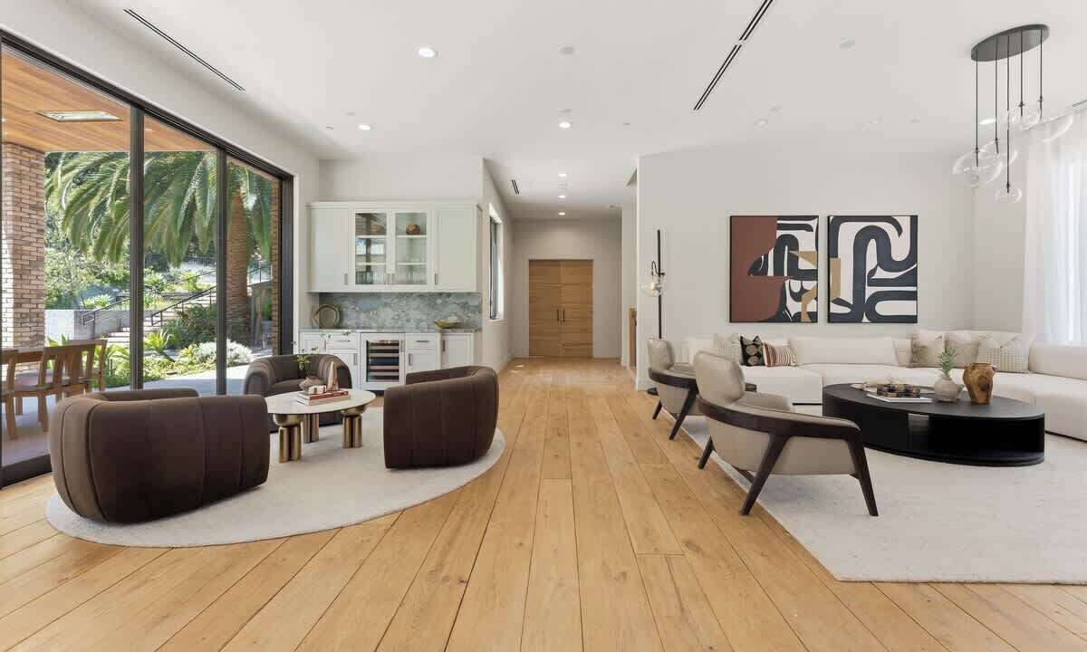 Photo of Livingroom in Beverly Hills