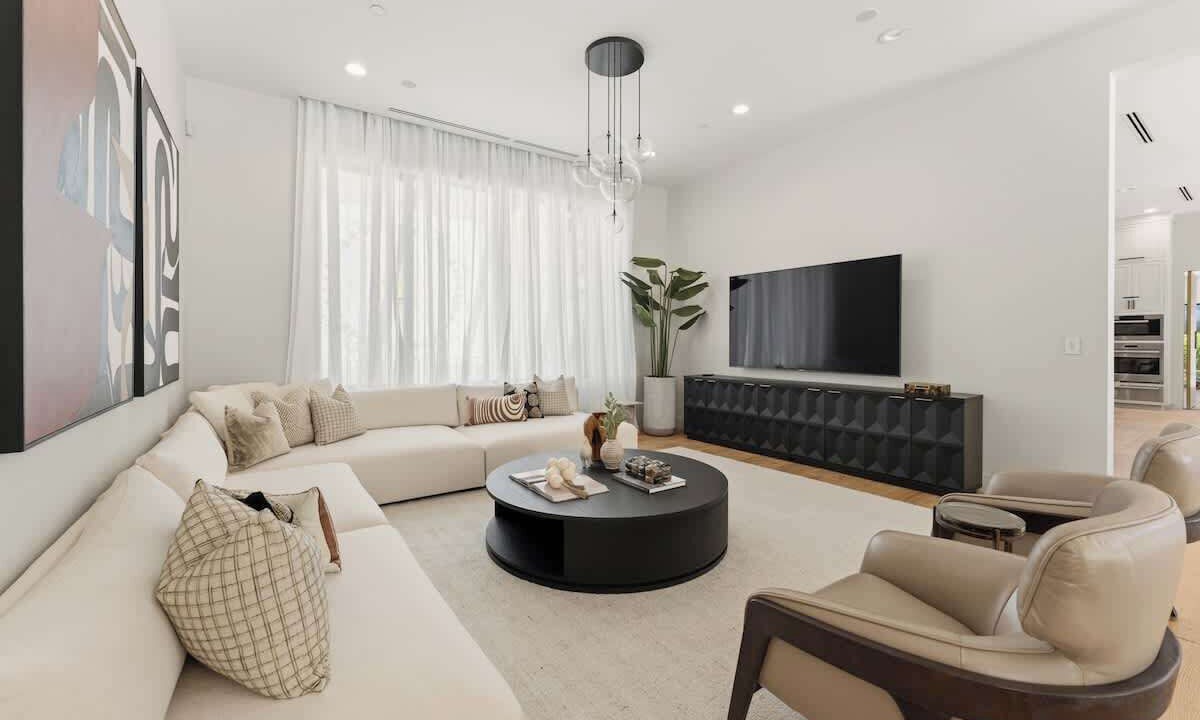 Photo of Livingroom in Beverly Hills