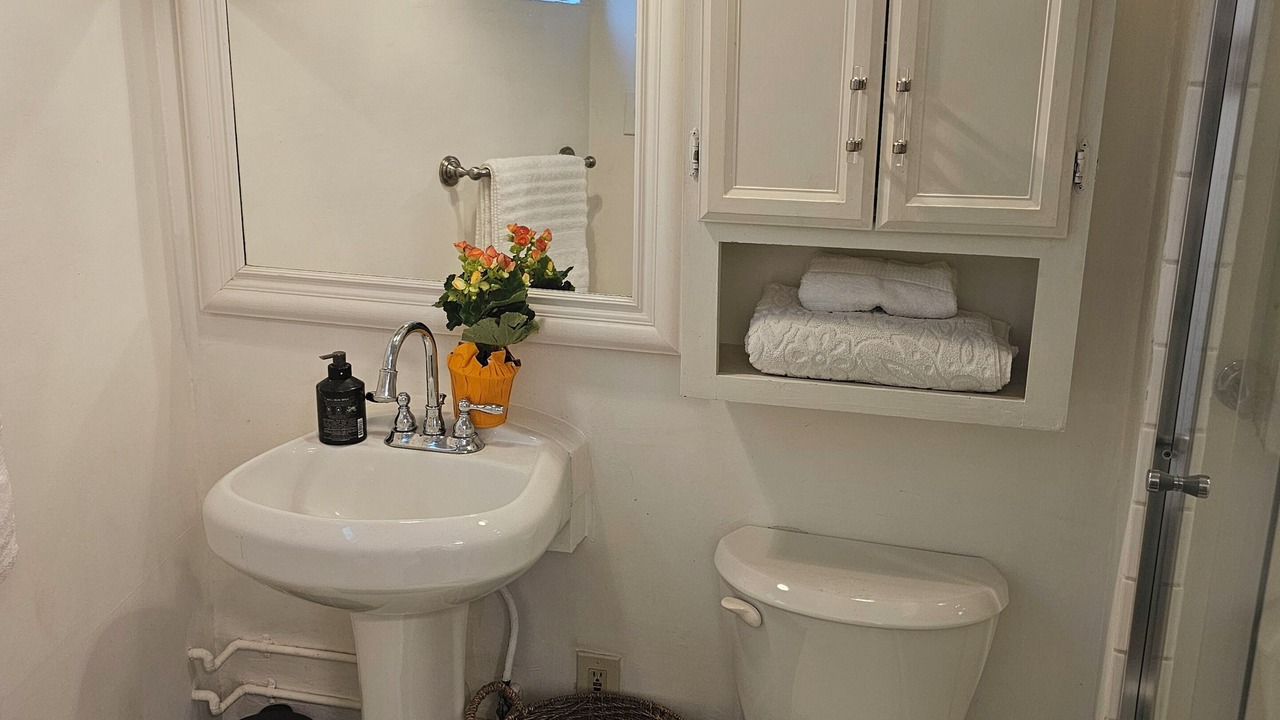Photo of Bathroom in Beachwood Canyon