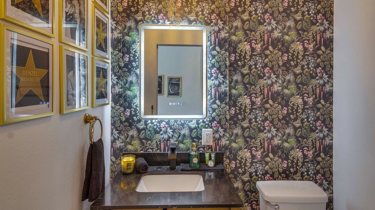 Photo of Bathroom in Valley Glen