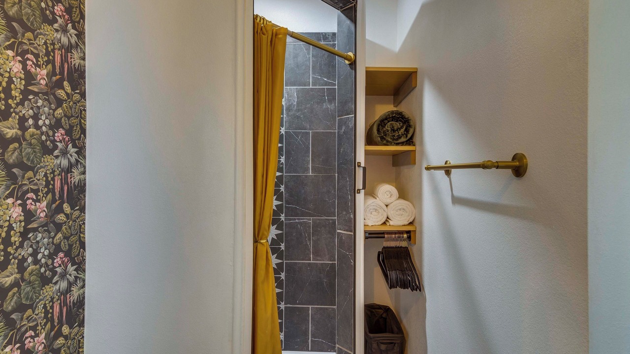 Photo of Bathroom in Valley Glen