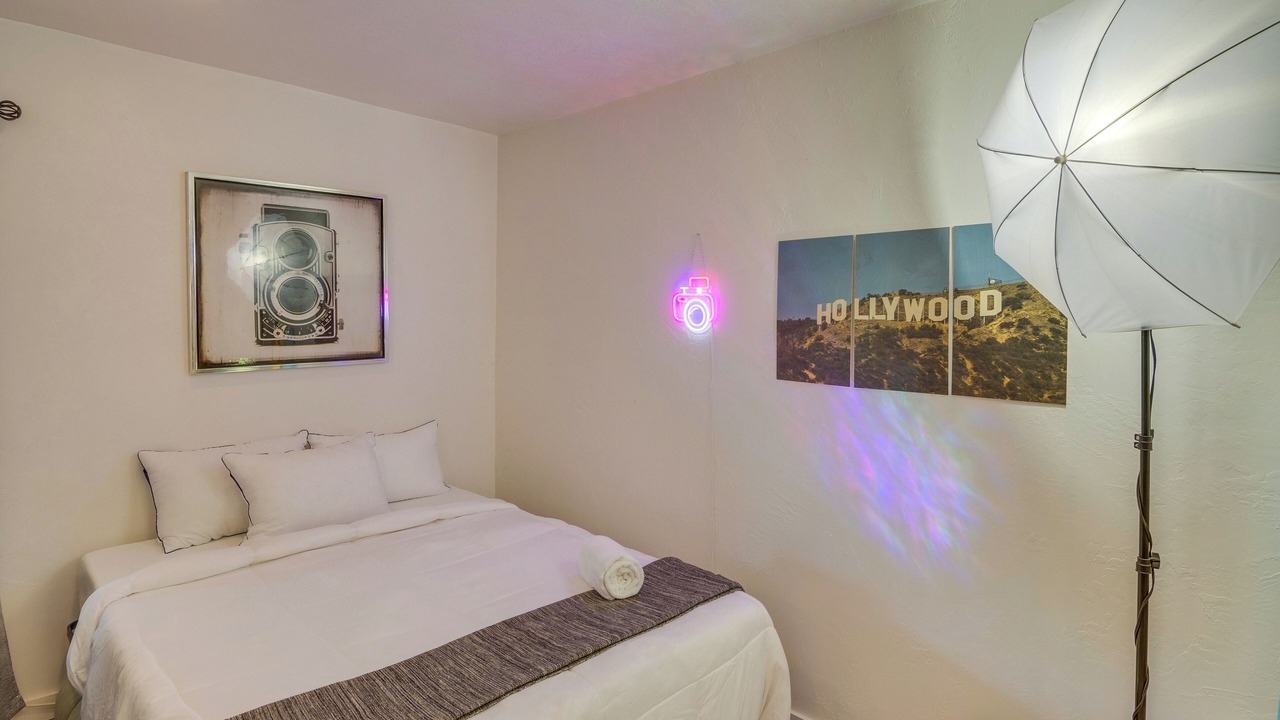 Photo of Bedroom in Valley Glen