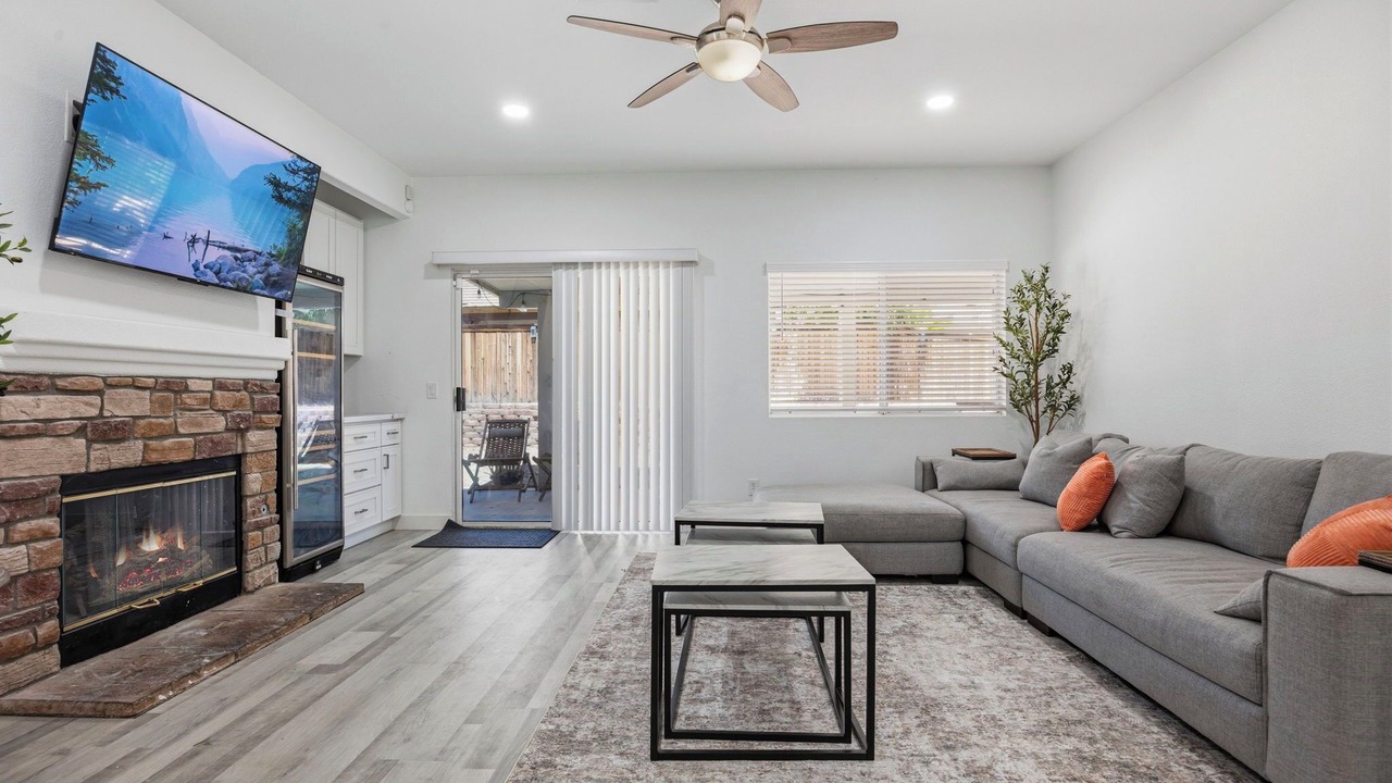 Photo of Livingroom in Victorville