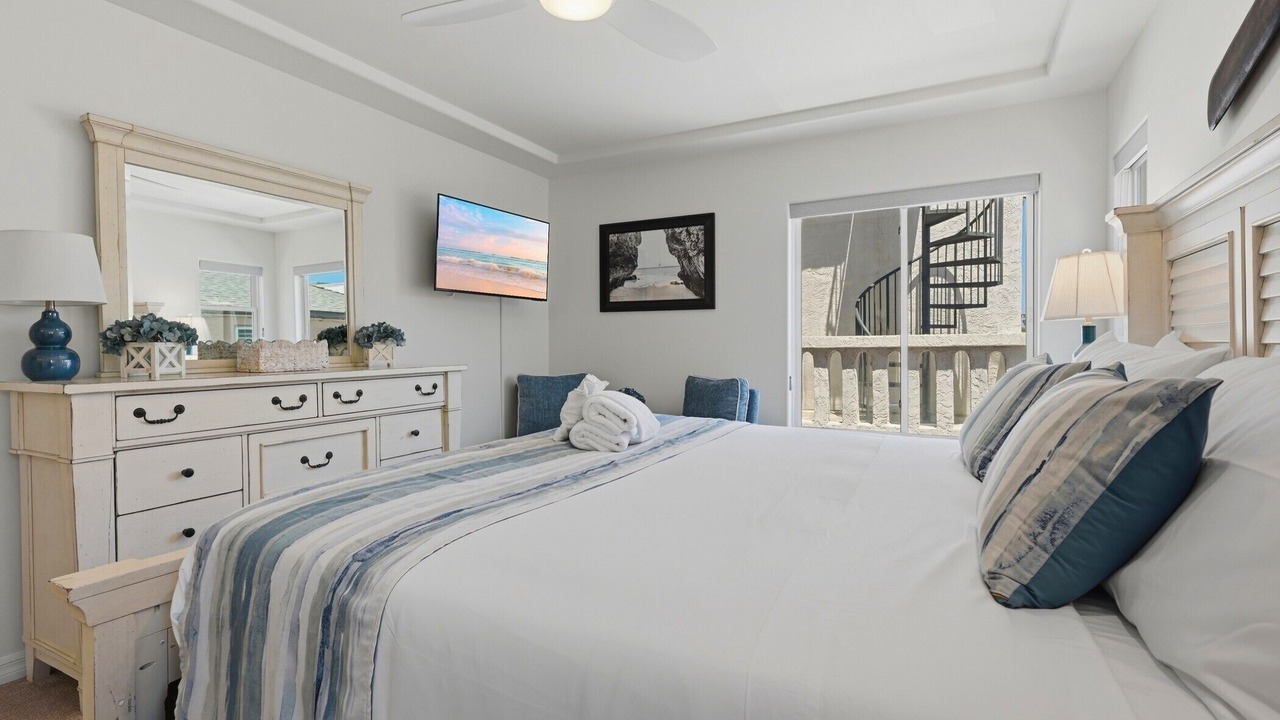 Photo of Bedroom in South Mission Beach