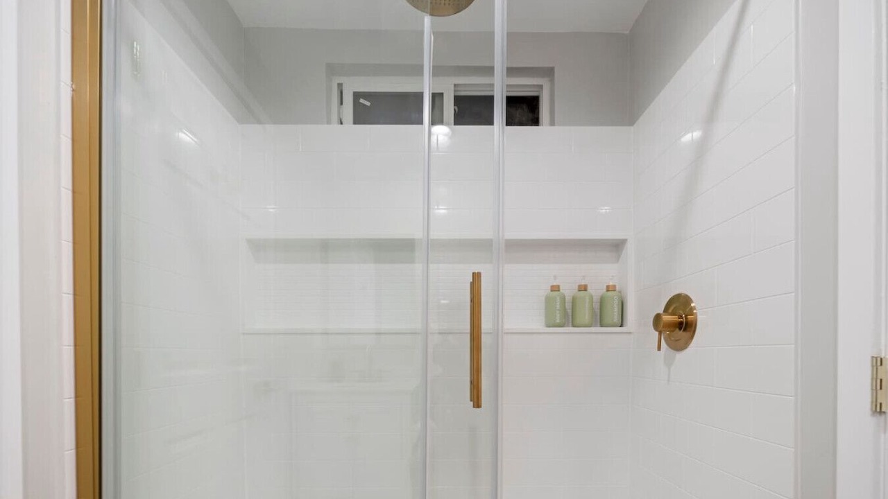 Photo of Bathroom in Vista