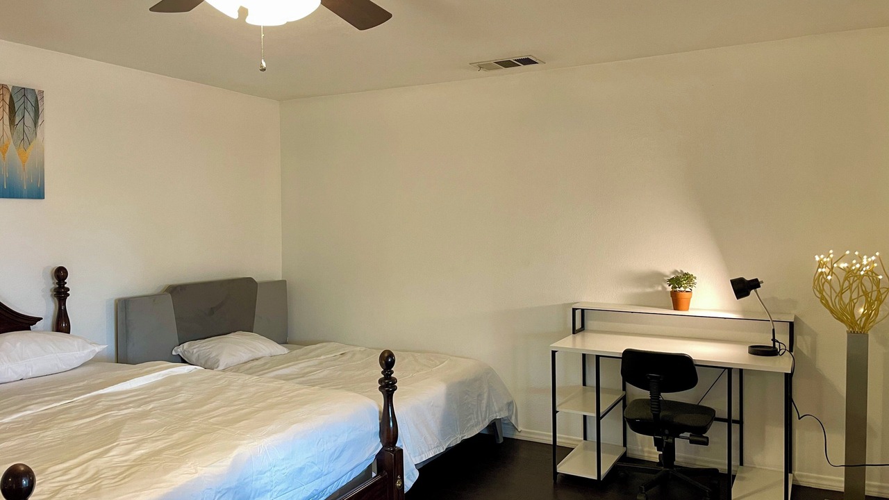 Photo of Bedroom in Central Escondido