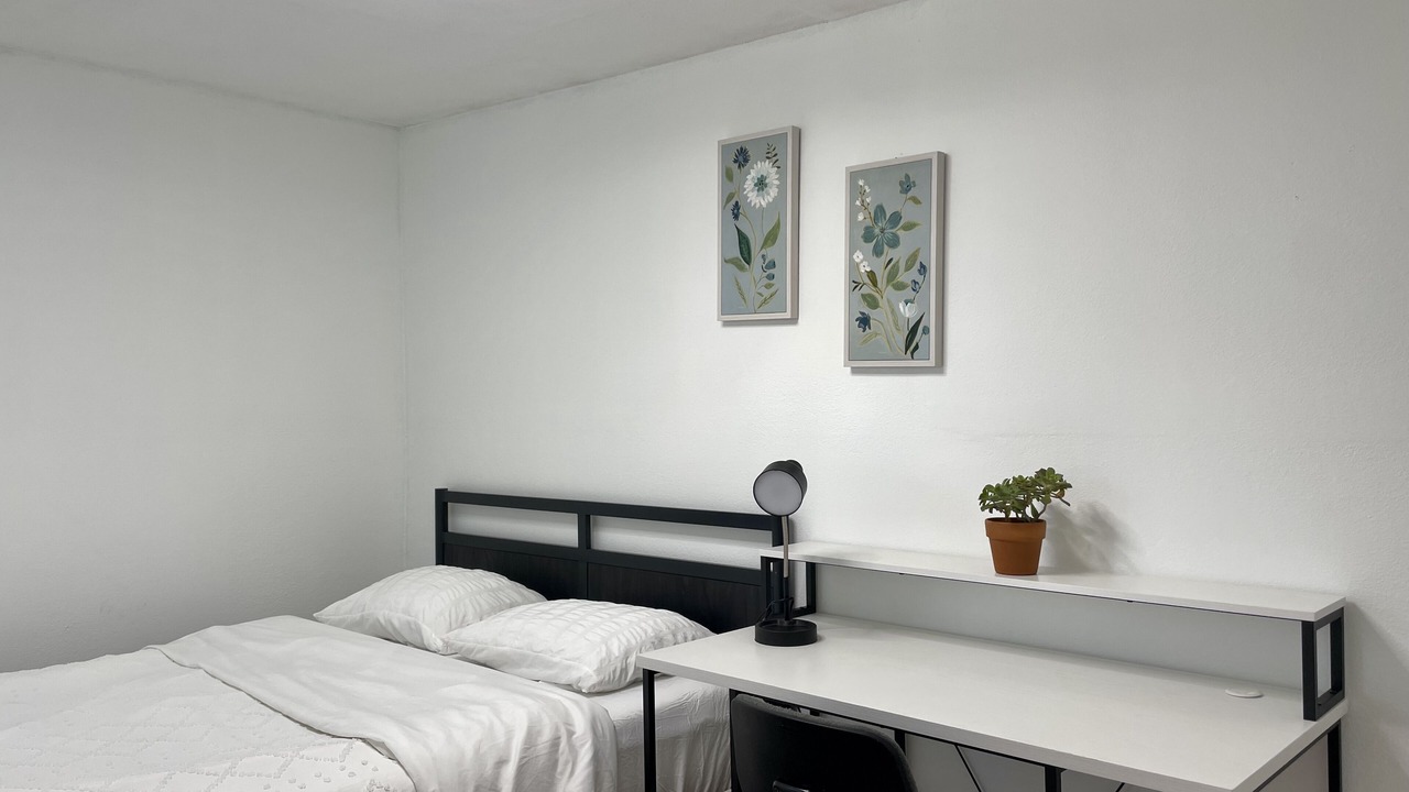 Photo of Bedroom in Central Escondido