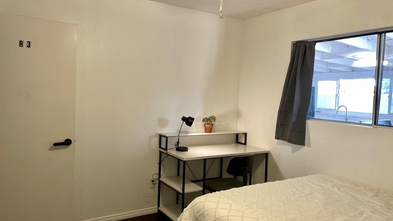 Photo of Bedroom in Central Escondido
