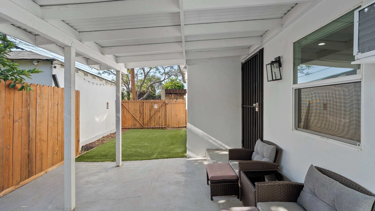 Photo of Patio Balcony in Pico - Robertson