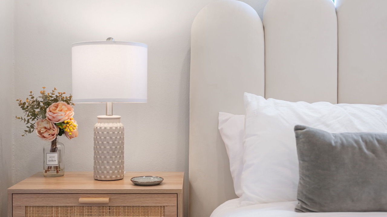 Photo of Bedroom in Pico - Robertson