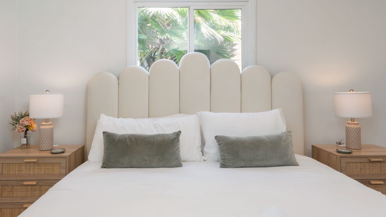 Photo of Bedroom in Pico - Robertson