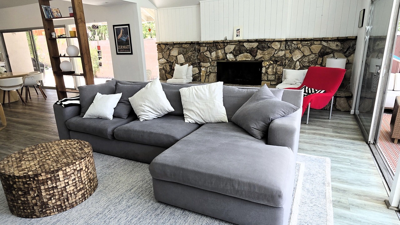 Photo of Livingroom in La Canada Flintridge