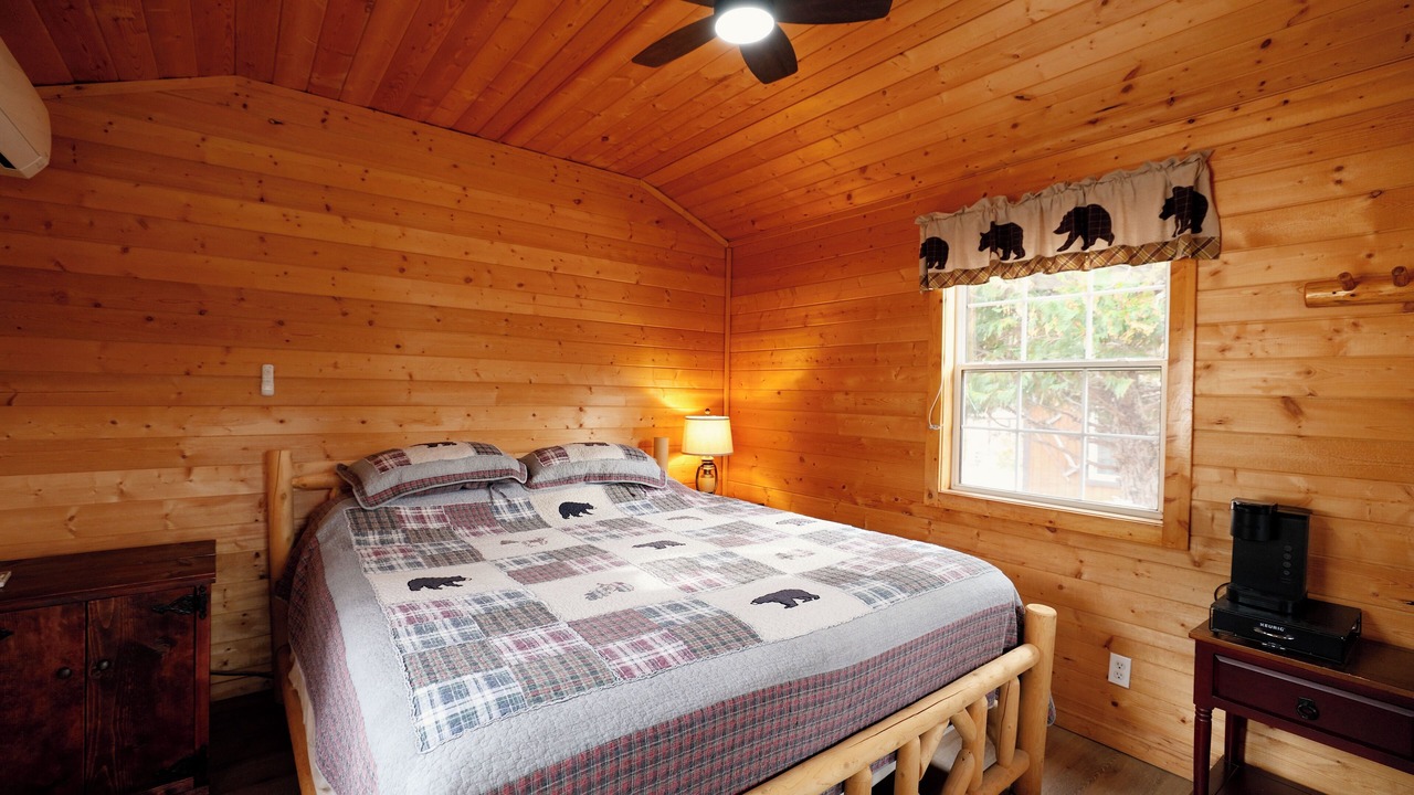 Photo of Bedroom in Frazier Park