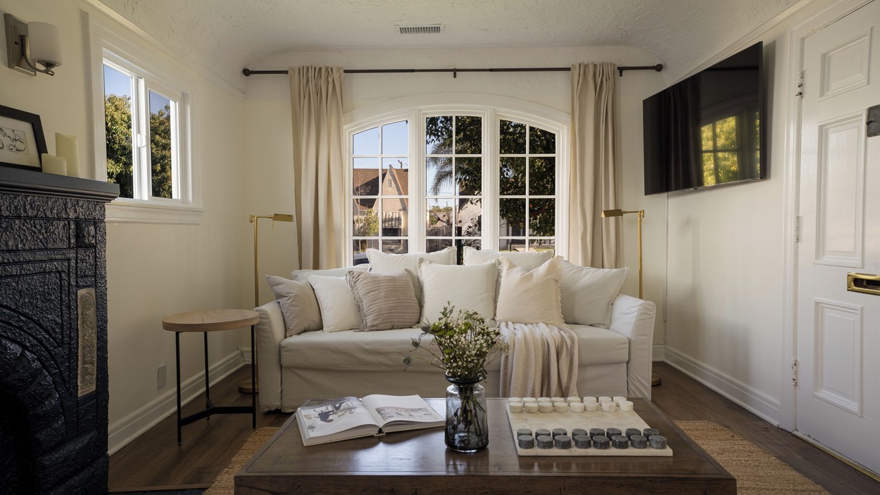 Photo of Livingroom in Los Angeles