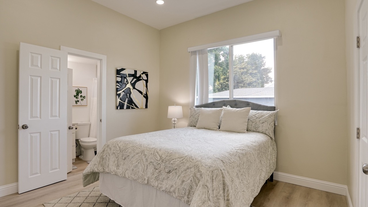 Photo of Bedroom in Longfellow